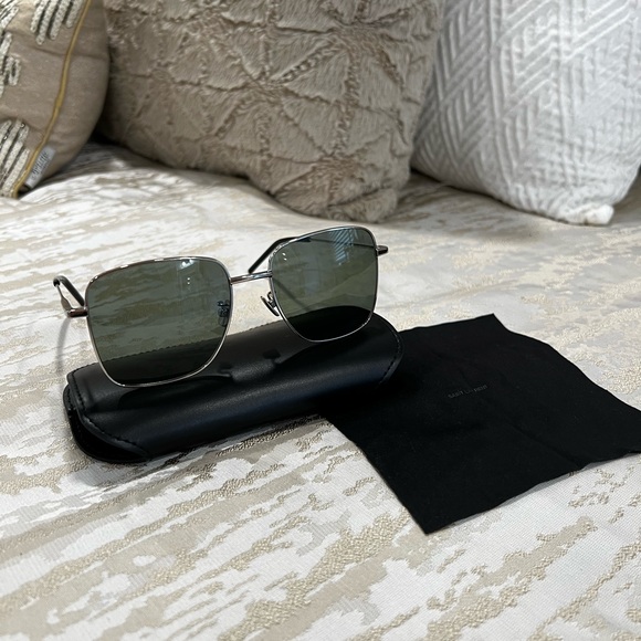 Saint Laurent Metalframe Aviator Sunglasses 🖤 - Picture 6 of 9